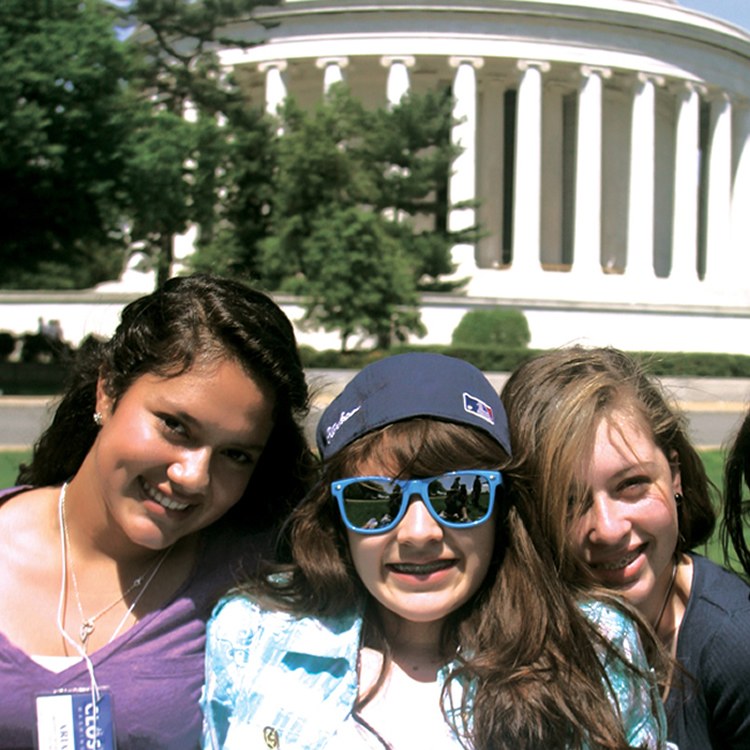 DC Jefferson memorial students